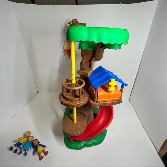 Vintage Caillou Treehouse Playset 2002 Rosie Clementine Action Figure Incomplete - Picture 8 of 15